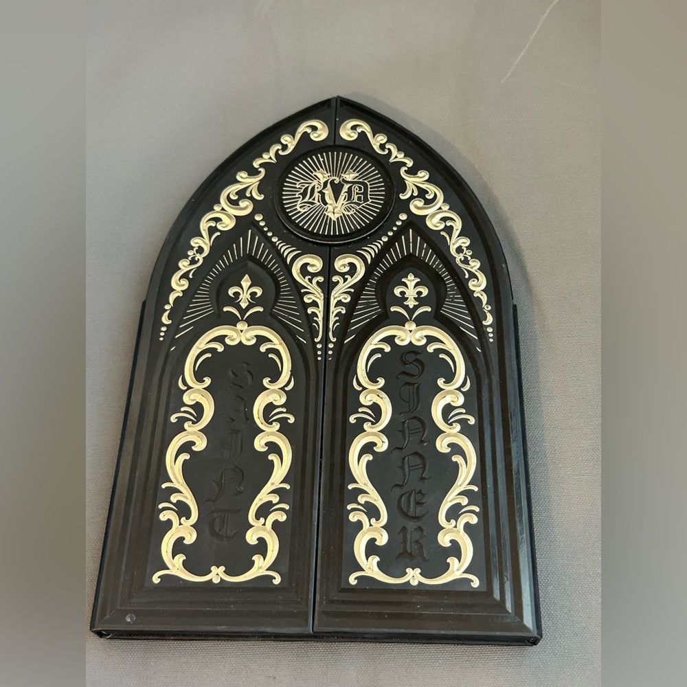 KVD kat von d saint and sinner palette